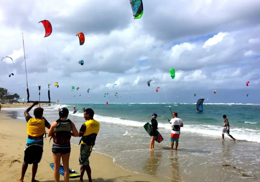 Kitesurfing na Dominikanie: 8 najlepszych spotów i szkół dla każdego