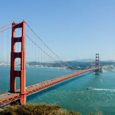 Most, że Złote Wrota w San Francisco, symbol USA. Z Polski do USA jest ok. 7000 km.