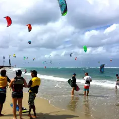 Kitesurfing na Dominikanie: 8 najlepszych spotów i szkół dla każdego
